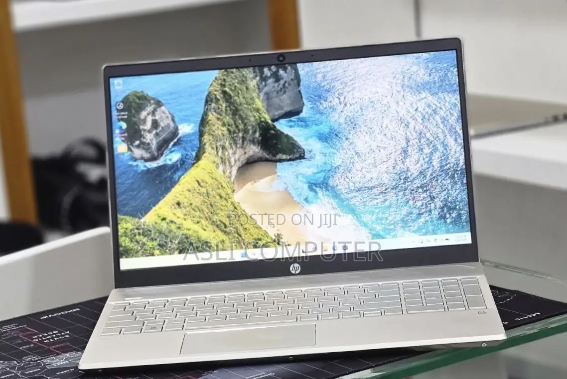 New Laptop HP Pavilion 15 8GB Intel Core i5 SSD 512GB