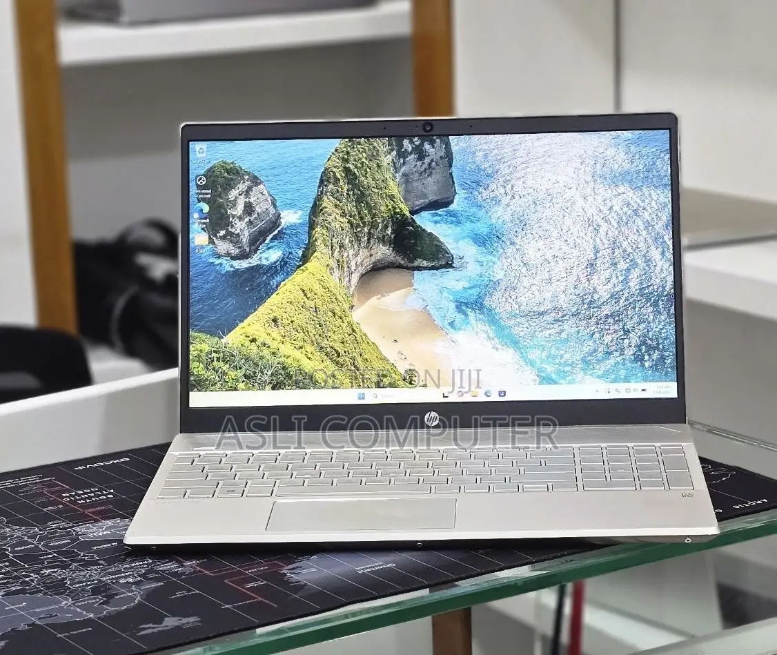 New Laptop HP Pavilion 15 8GB Intel Core i5 SSD 512GB
