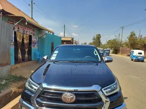 Toyota Hilux 2020 Black