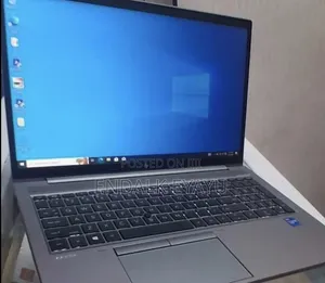 New Laptop HP ZBook Firefly G8 16GB Intel Core i7 SSD 512GB