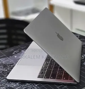 New Laptop Apple MacBook Pro 2019 16GB Intel Core i7 SSD 256GB