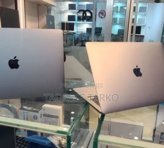 New Laptop Apple MacBook Air 2020 M1 8GB Apple M1 SSD 256GB