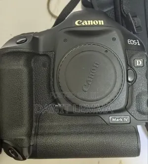 Canon EOS-1D Mark IV With Lense