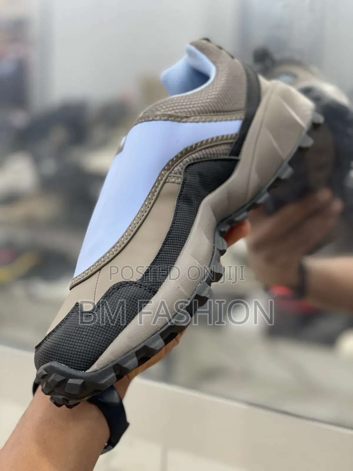 Nike Air Terra Humara Sneakers
