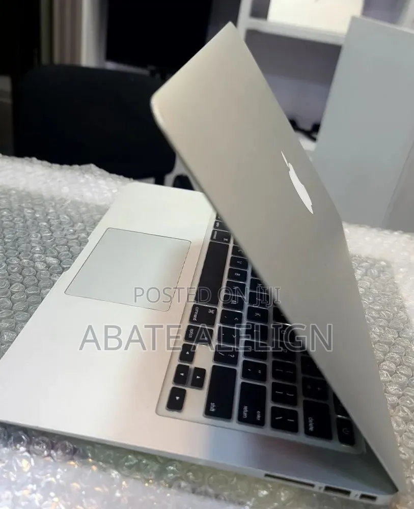 New Laptop Apple MacBook Air 2017 8GB Intel Core i5 SSD 128GB