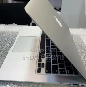 New Laptop Apple MacBook Air 2017 8GB Intel Core i5 SSD 128GB