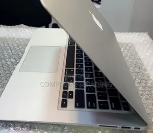 New Laptop Apple MacBook Air 2017 8GB Intel Core i7 SSD 128GB