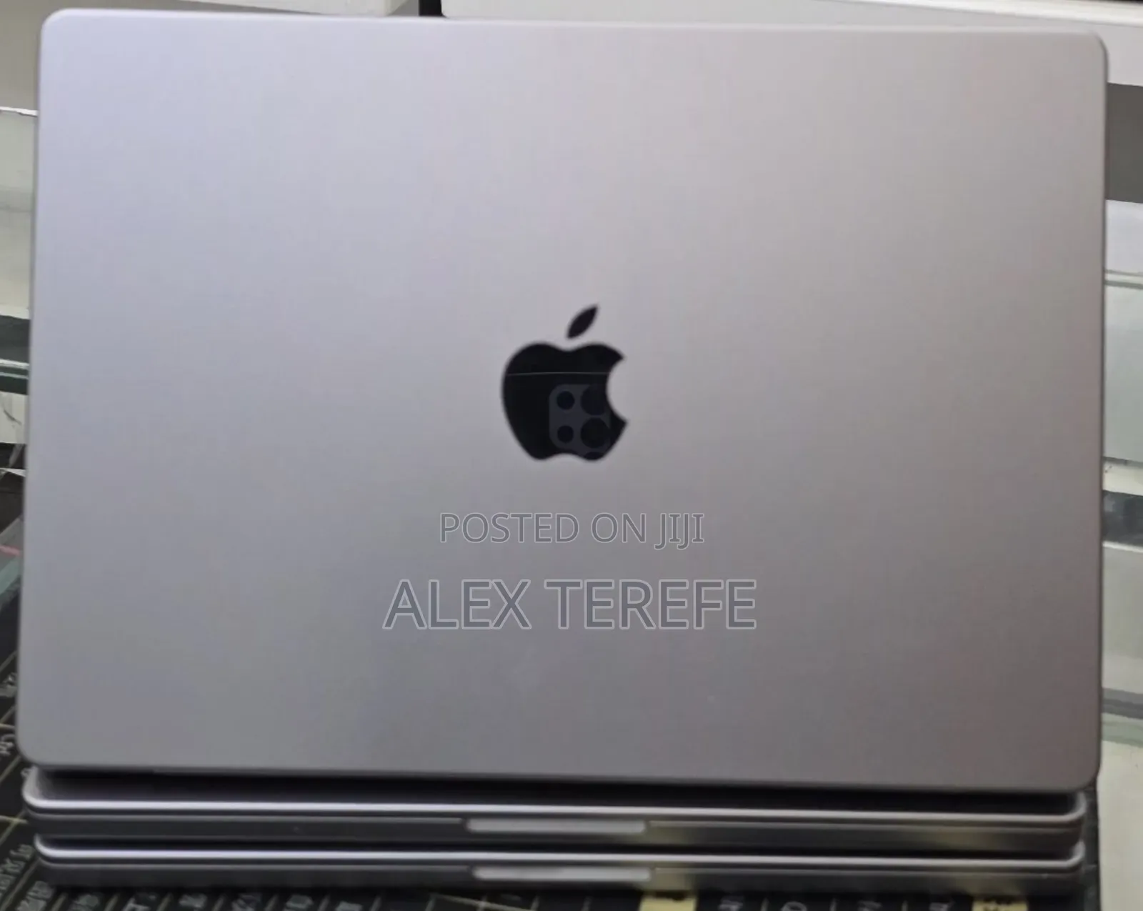 New Laptop Apple MacBook Pro 2021 M1 32GB Apple M1 Pro SSD 512GB