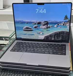 New Laptop Apple MacBook Pro 2021 M1 32GB Apple M1 Pro SSD 512GB
