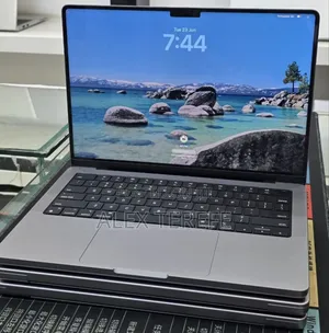 New Laptop Apple MacBook Pro 2021 M1 32GB Apple M1 Pro SSD 512GB