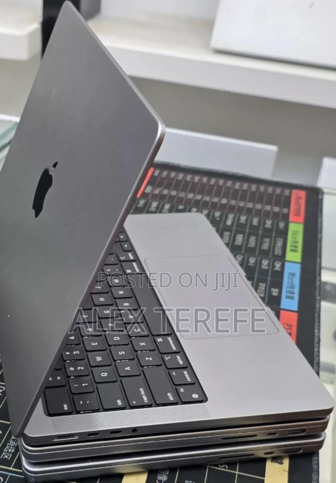 New Laptop Apple MacBook Pro 2021 M1 32GB Apple M1 Pro SSD 512GB