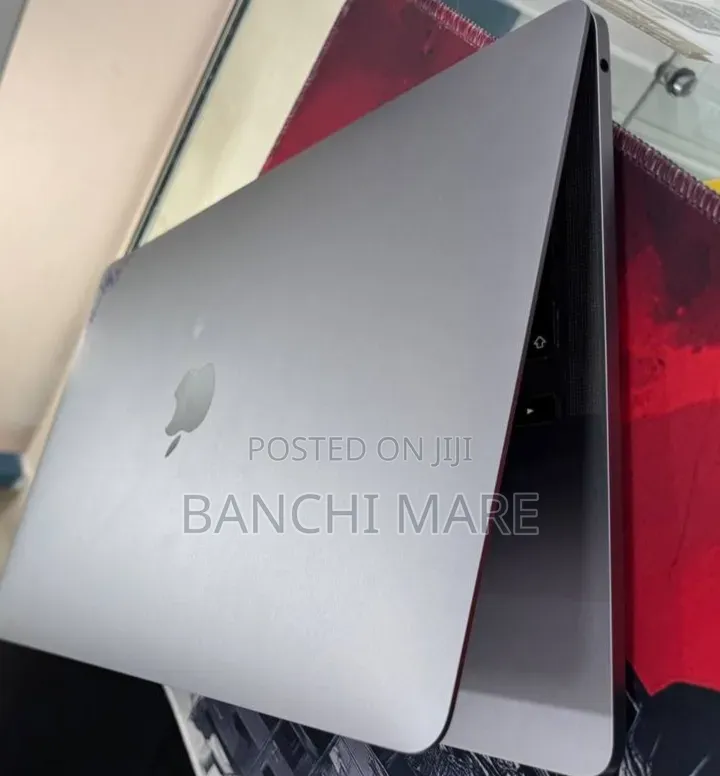 New Laptop Apple MacBook Pro 2021 M1 16GB Apple M1 SSD 512GB