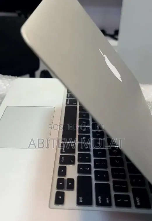 New Laptop Apple MacBook Air 2017 8GB Intel Core i5 SSD 128GB