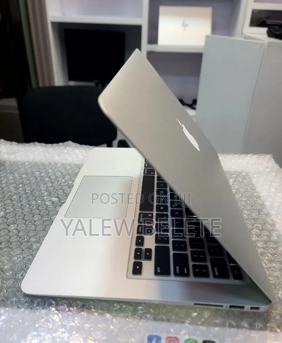 New Laptop Apple MacBook Air 2017 8GB Intel Core i5 SSD 128GB