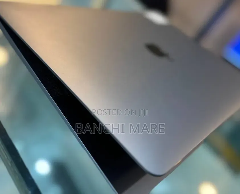 New Laptop Apple MacBook Pro 2021 M1 8GB Apple M1 SSD 256GB