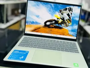 New Laptop Dell Inspiron 15 16GB Intel Core i5 SSD 512GB