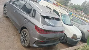New BYD E2 43 kWh 94 hp FWD 2025 Silver