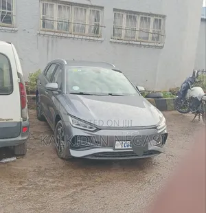 New BYD E2 43 kWh 94 hp FWD 2025 Silver