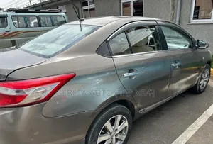 Toyota Yaris 2015
