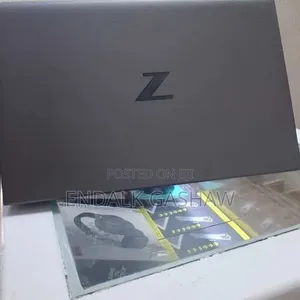 New Laptop HP ZBook Firefly G8 16GB Intel Core i7 SSD 512GB