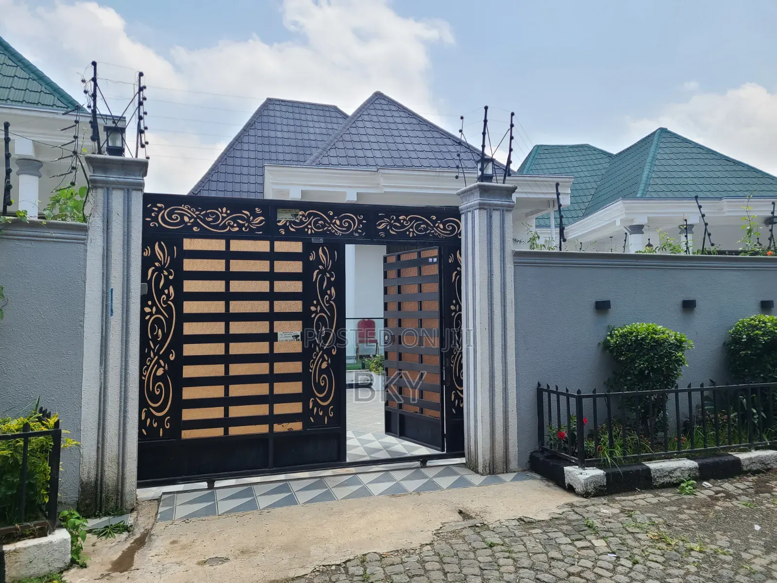 Furnished 3bdrm House in Akaky Kaliti for sale