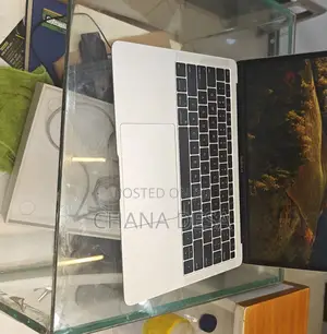 New Laptop Apple MacBook Air 2019 8GB Intel Core i5 SSD 256GB