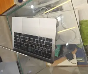 New Laptop Apple MacBook Air 2019 8GB Intel Core i5 SSD 256GB