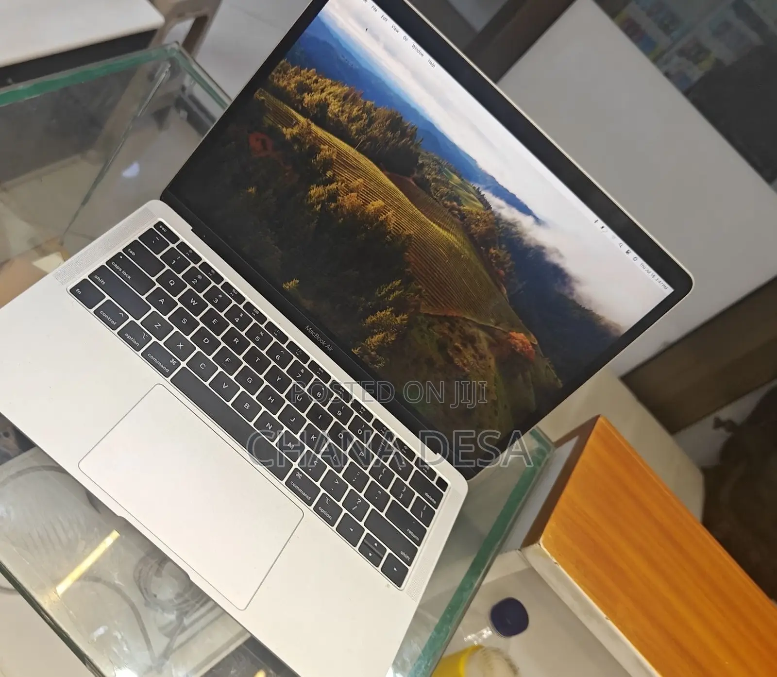 New Laptop Apple MacBook Air 2019 8GB Intel Core i5 SSD 256GB