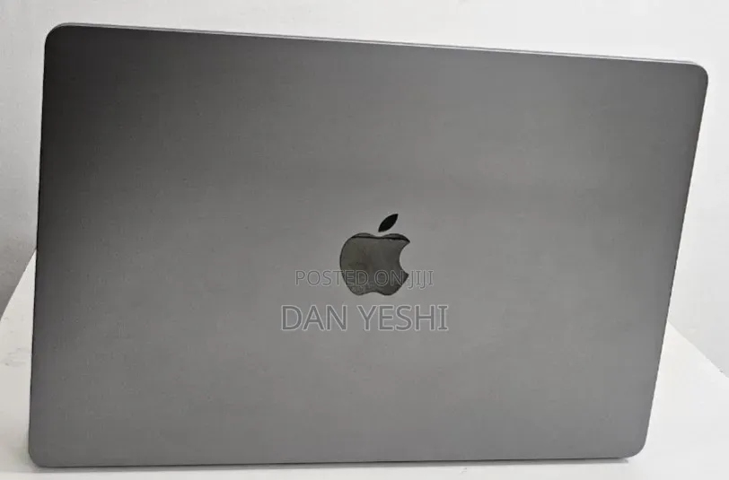 New Laptop Apple MacBook Air 2024 M3 8GB Apple M3 SSD 512GB