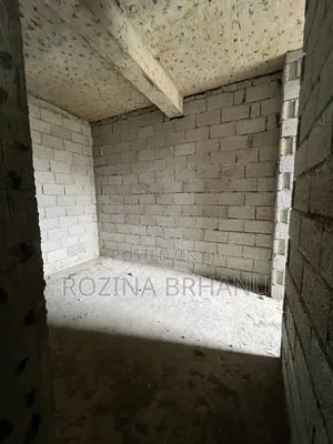 2bdrm Apartment in አያት, Yeka for sale