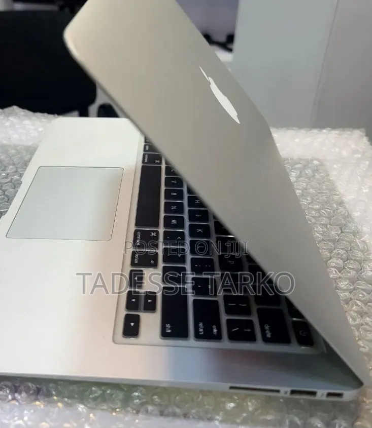 New Laptop Apple MacBook Air 2017 8GB Intel Core i5 SSD 128GB