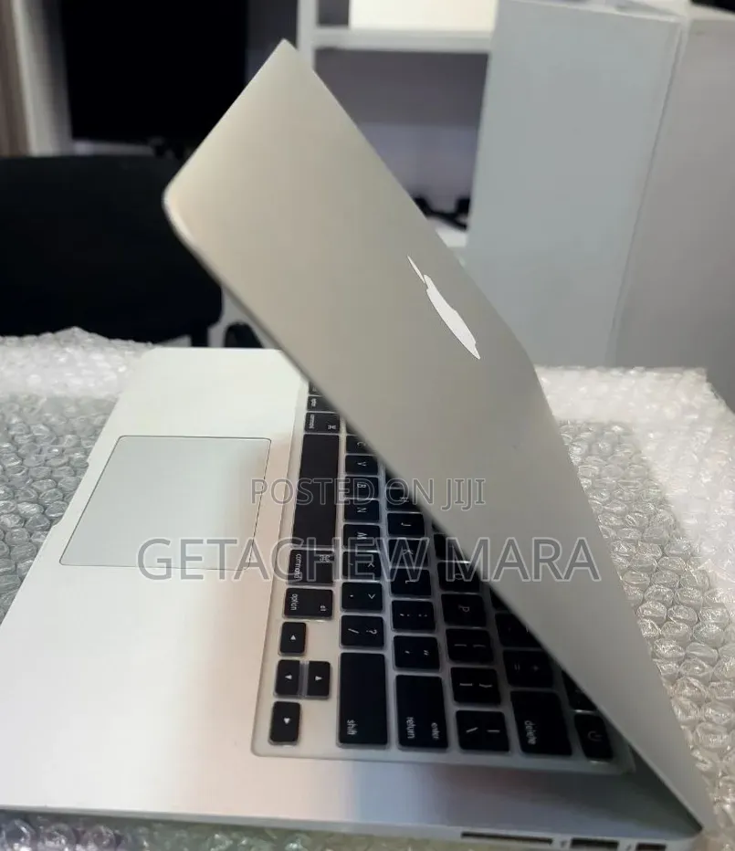 New Laptop Apple MacBook Air 2017 8GB Intel Core i5 SSD 128GB