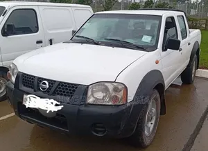 Nissan Hardbody 2012 White