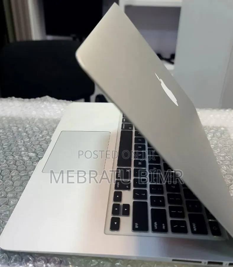 New Laptop Apple MacBook Air 2017 8GB Intel Core i5 SSD 128GB