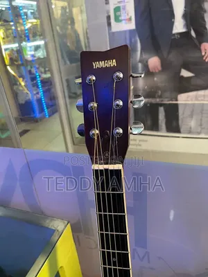 Guitar Yamaha FG201b Model