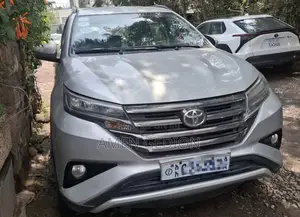 Toyota Rush 2022 Silver