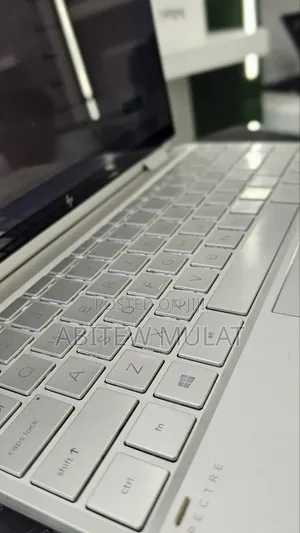 New Laptop HP Spectre X360 8GB Intel Core i7 SSD 512GB