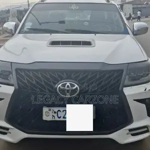 Toyota Hilux 2010 White