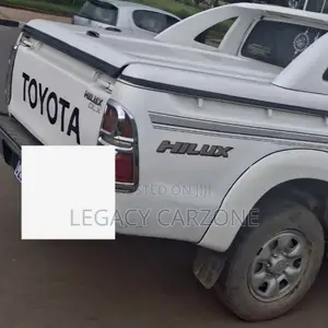 Toyota Hilux 2010 White