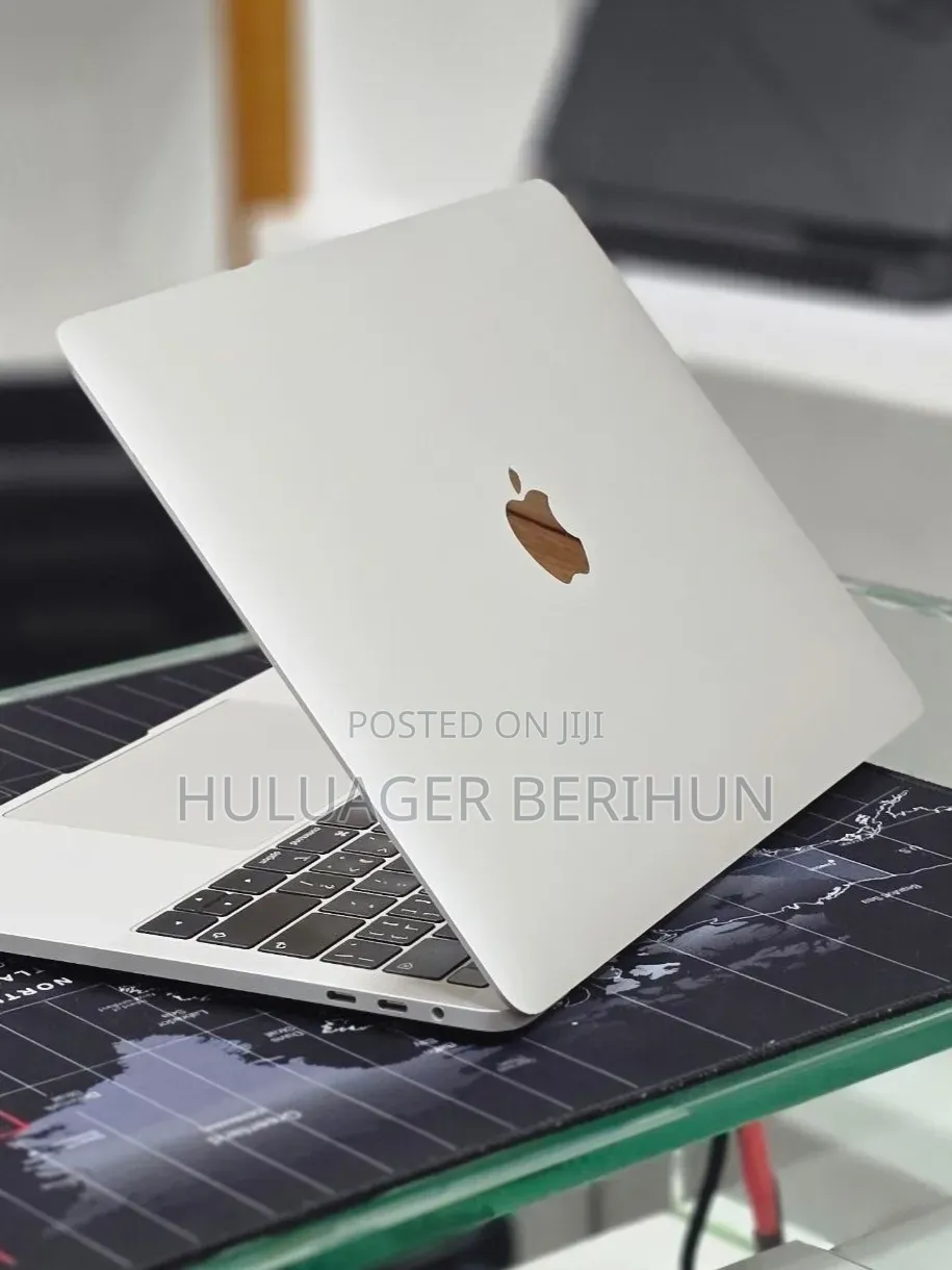 New Laptop Apple MacBook Pro 2017 16GB Intel Core i7 SSD 512GB
