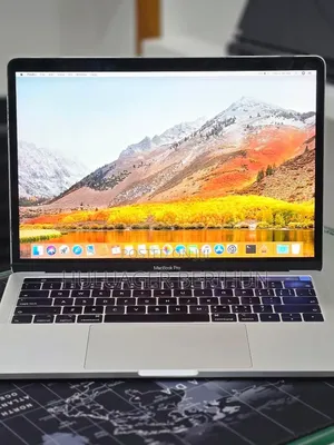 New Laptop Apple MacBook Pro 2017 16GB Intel Core i7 SSD 512GB