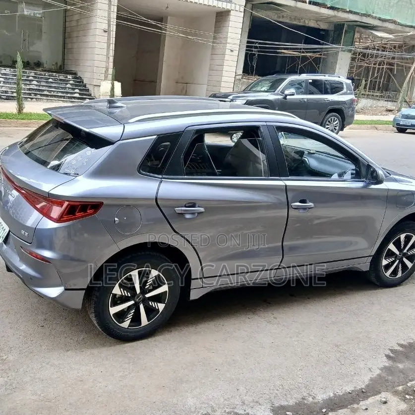 BYD E2 43 kWh 94 hp FWD 2024 Gray