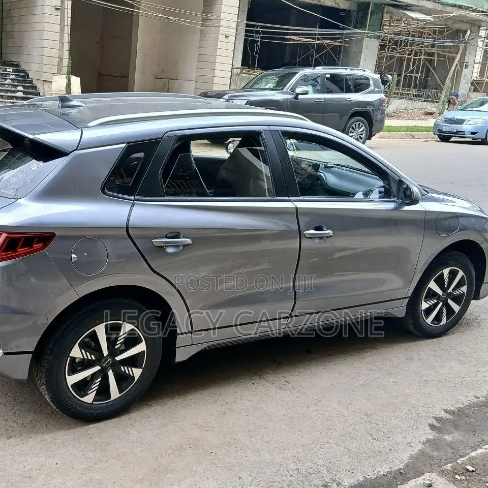 BYD E2 43 kWh 94 hp FWD 2024 Gray