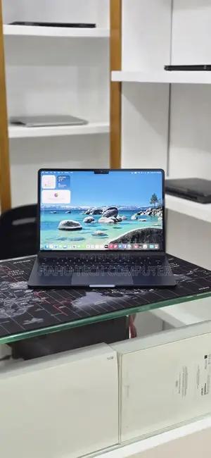 New Laptop Apple MacBook Air 2022 M2 8GB Apple M2 SSD 256GB