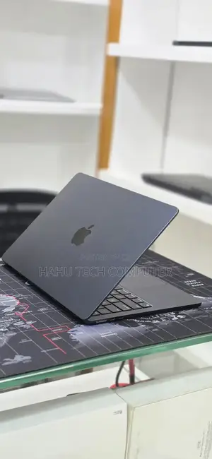 New Laptop Apple MacBook Air 2022 M2 8GB Apple M2 SSD 256GB