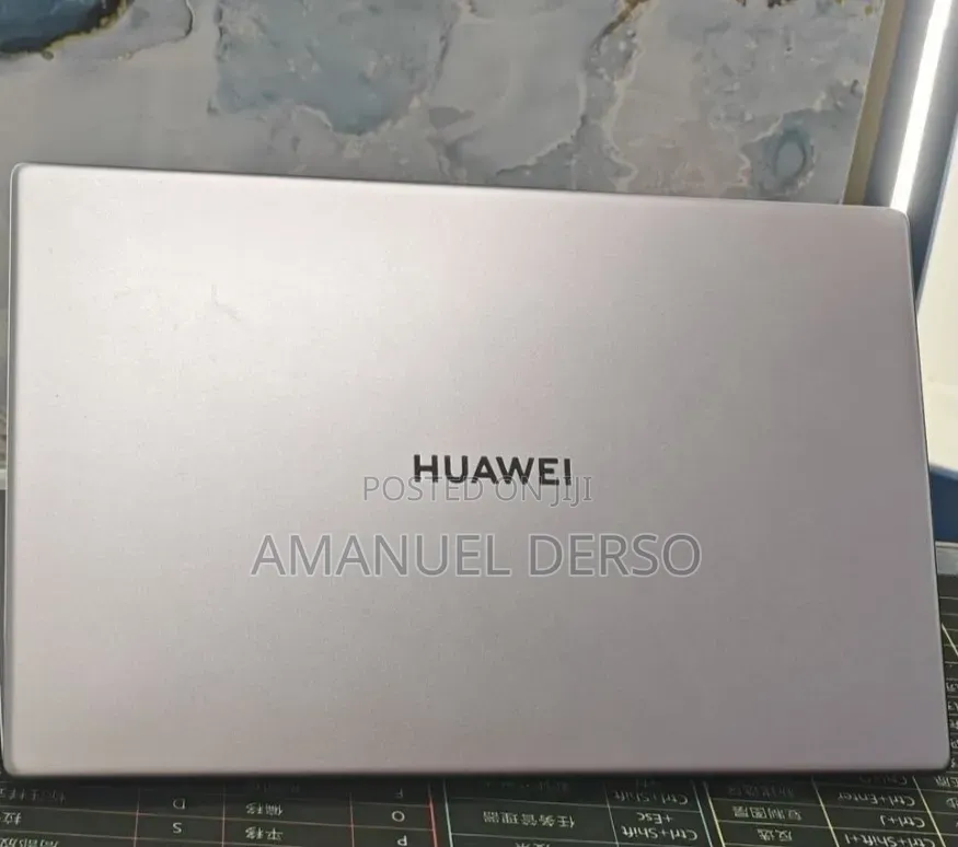 New Laptop Huawei MateBook 13 WRT-W19E 8GB Intel Core i3 SSD 256GB