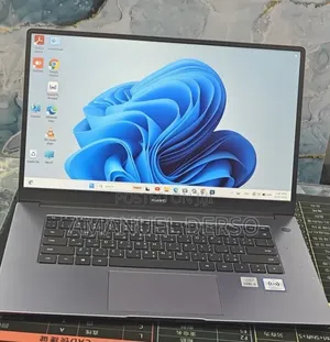 New Laptop Huawei MateBook 13 WRT-W19E 8GB Intel Core i3 SSD 256GB