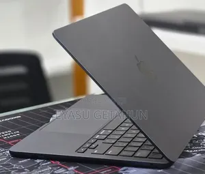 New Laptop Apple MacBook Air 2022 M2 8GB Apple M2 SSD 256GB