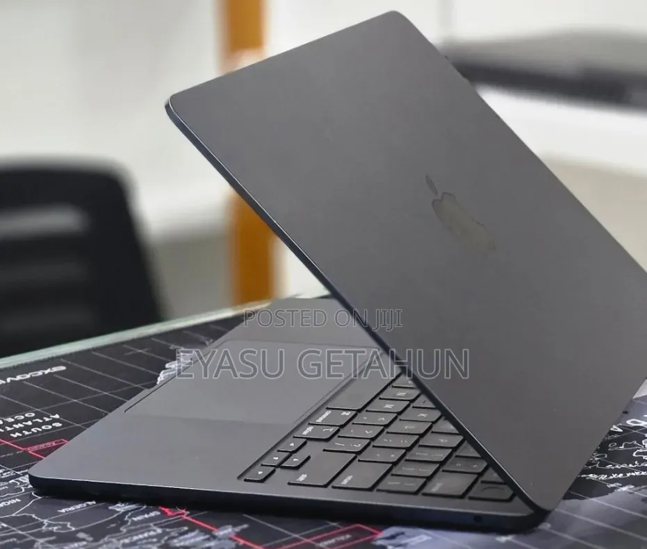 New Laptop Apple MacBook Air 2022 M2 8GB Apple M2 SSD 256GB