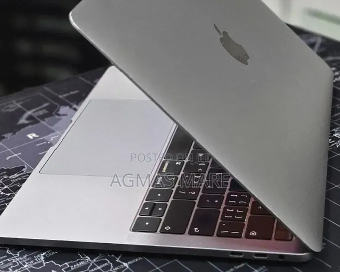 New Laptop Apple MacBook Pro 2019 16GB Intel Core i7 SSD 256GB